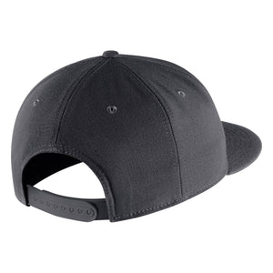 Alternatief Behoren subtiel Nike Pro Flatbill Hat – Elite Collegiate Apparel